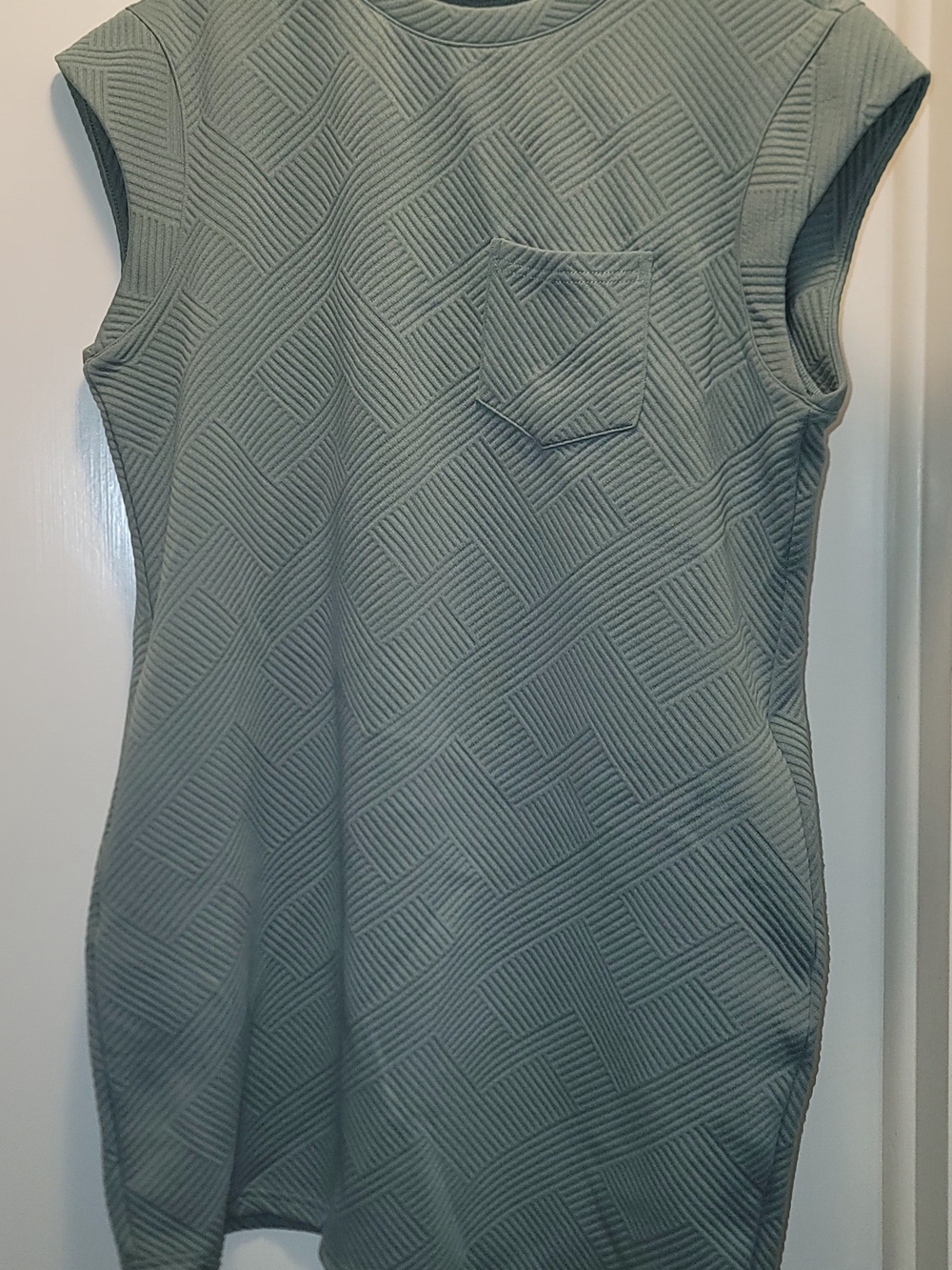 Textured Sleeveless Midi Dress in Sage Green